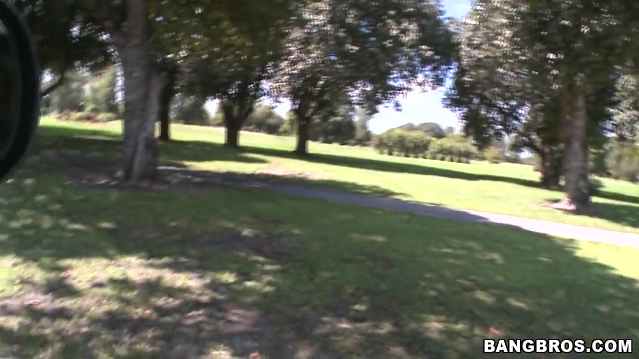 Cute amateur blonde Anamarie gets pulled over in the park