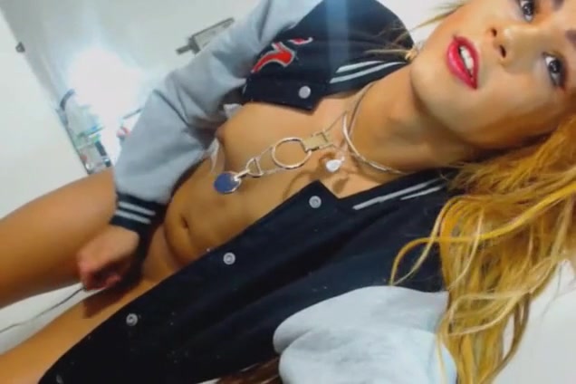 hot tranny inserts a vibrator on her tight ass 480p
