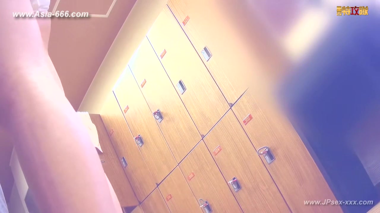 japanese public bathroom changeroom.92