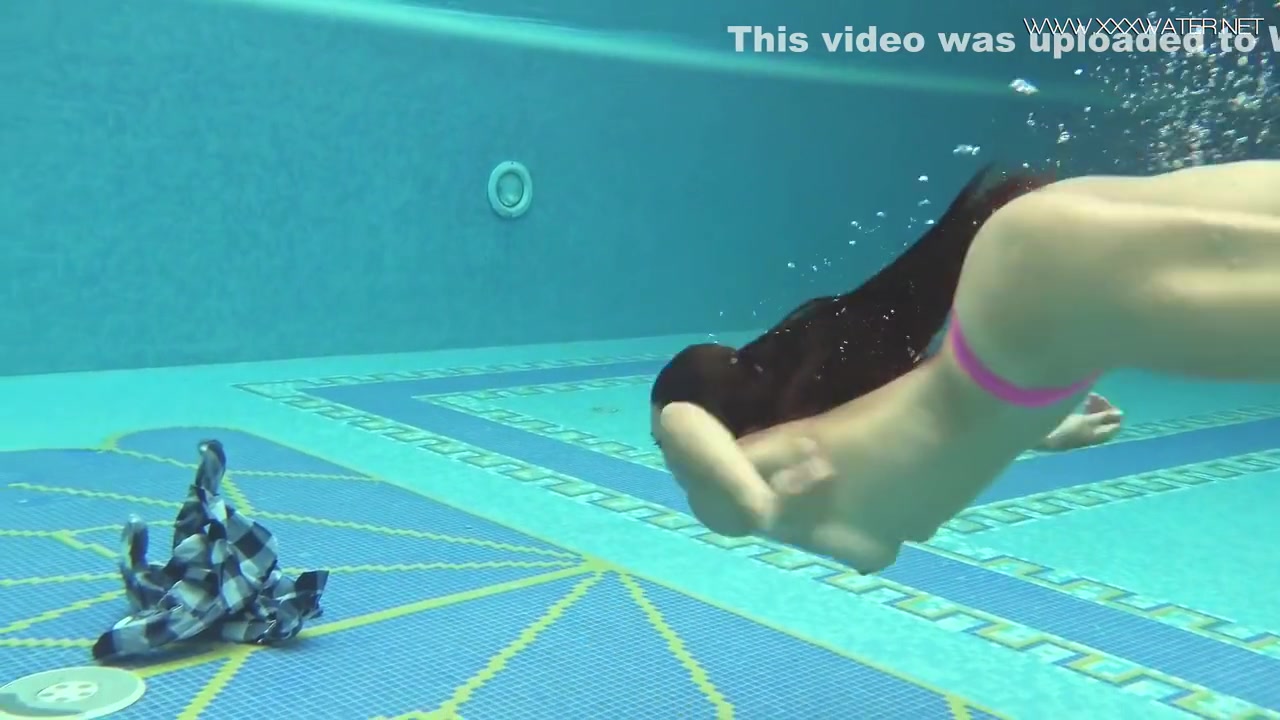 Sazan Cheharda Super Hot teen 18+ Underwater Nude