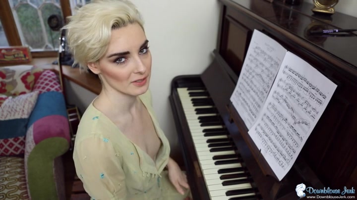 Melody Wilde in Pianist Tits - DownblouseJerk