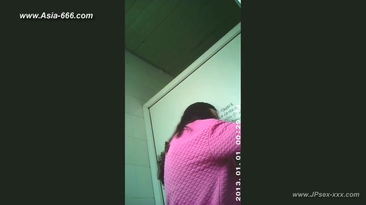 chinese girls go to toilet.33