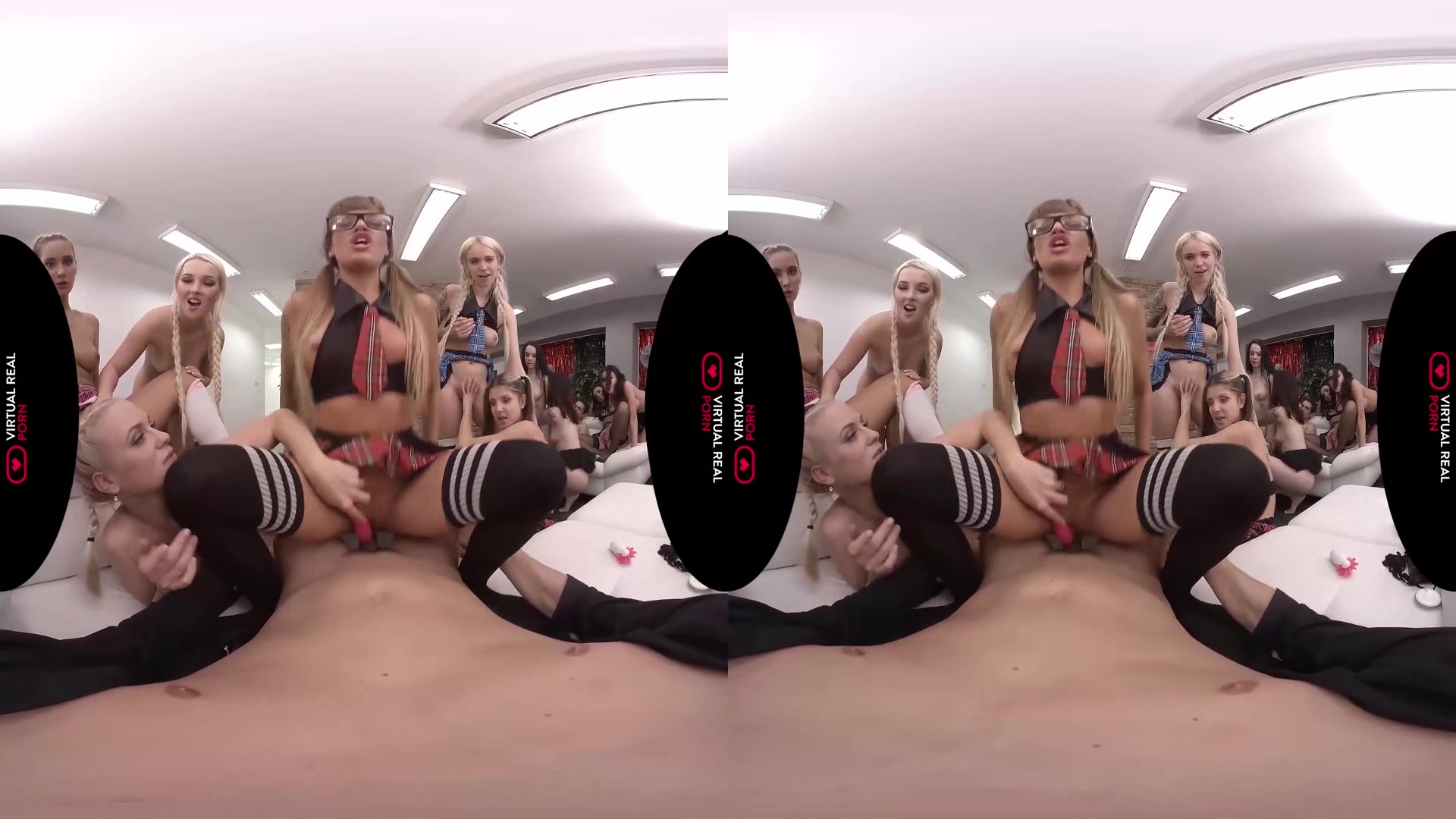 12 Girls of Christmas: Red Team