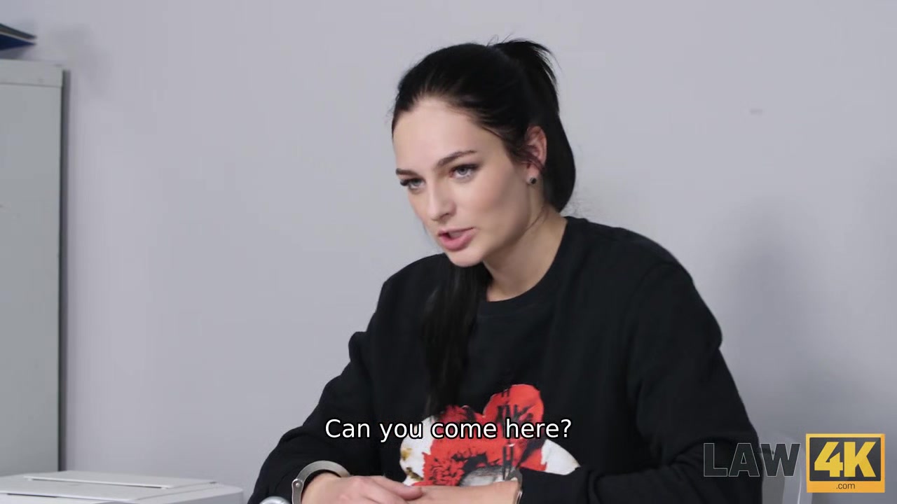 LAW4k. Babe wants to steal a BMW but cops catch her and punish
