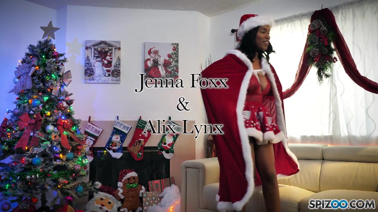 Jenna And Alix Santa Helpers 4k - Spizoo