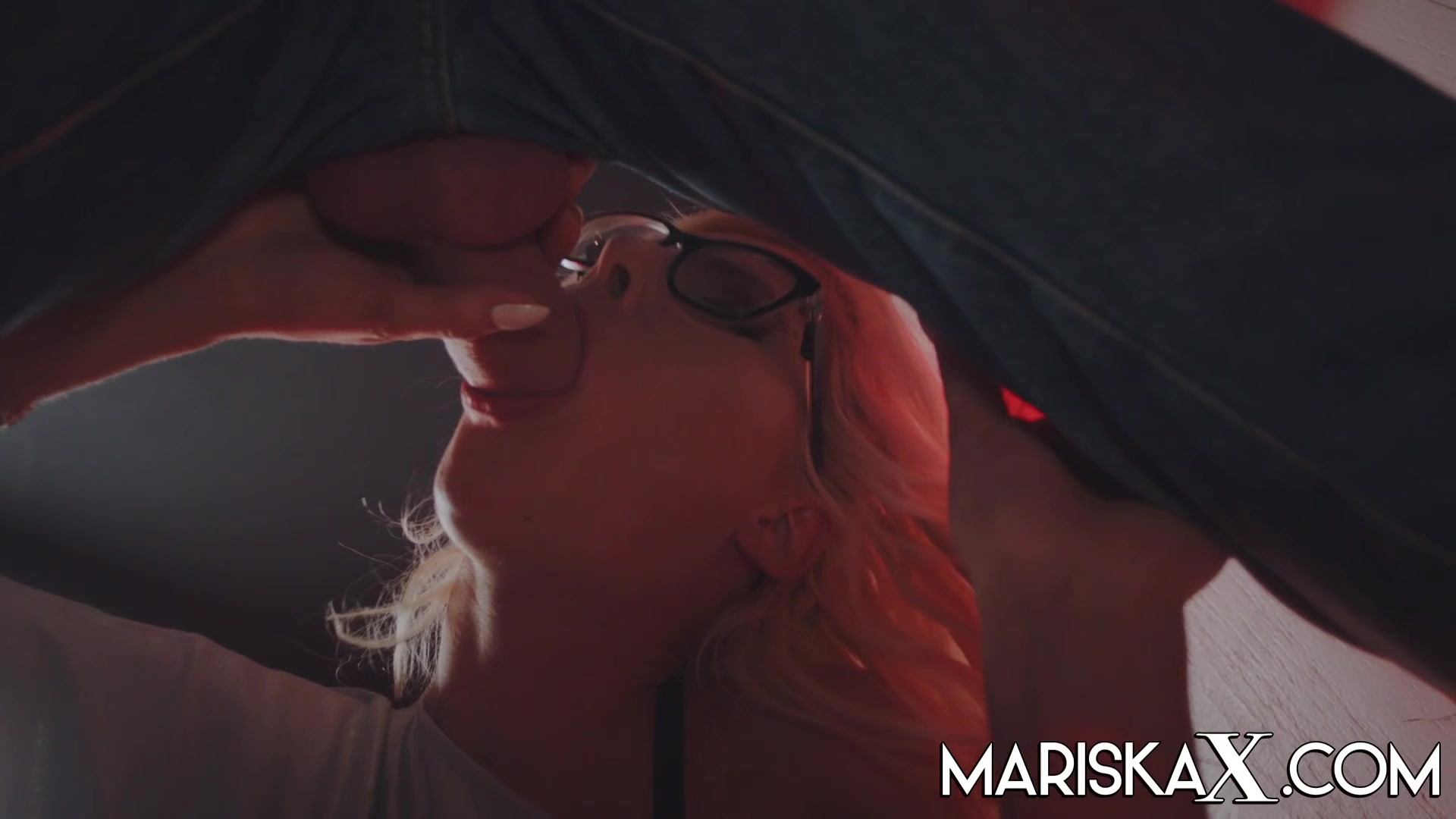 MARISKAX Mariska offers her friend Tina to Pascal