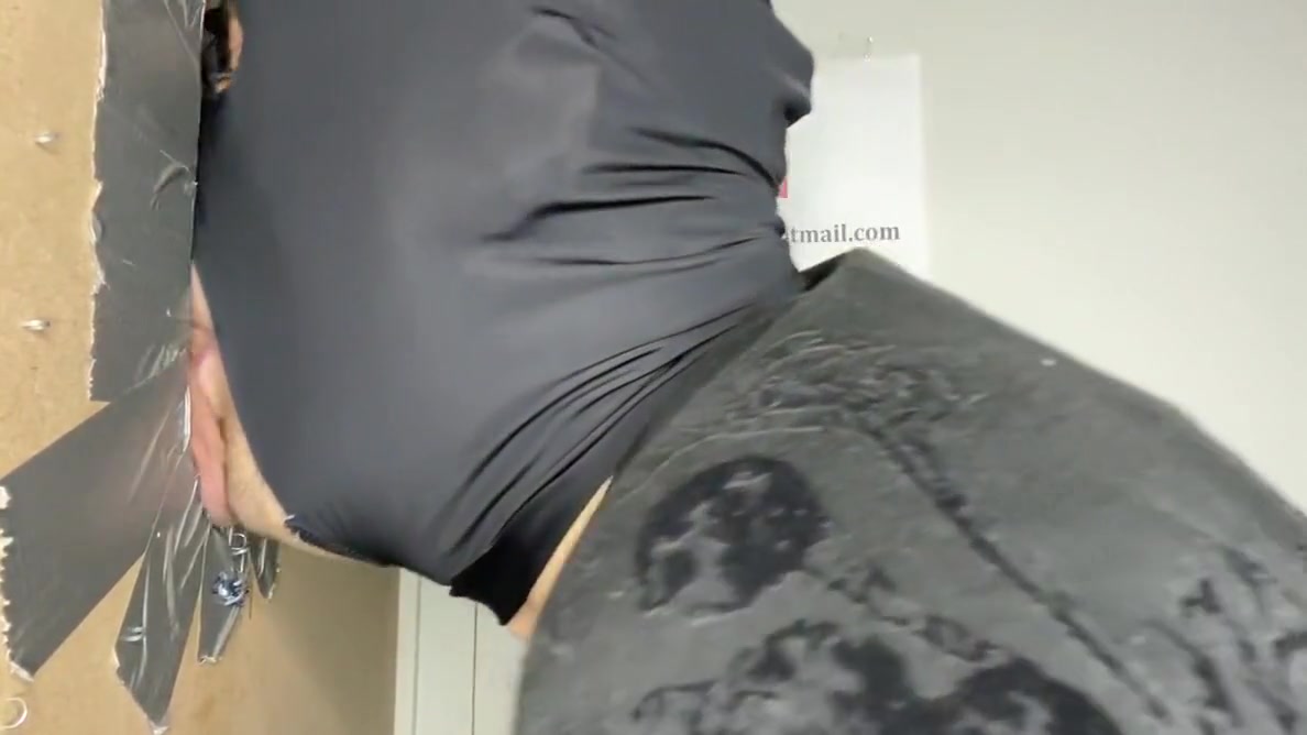 Diqsuqr - Straight Curious Arab Deepthroated At Gloryhole!