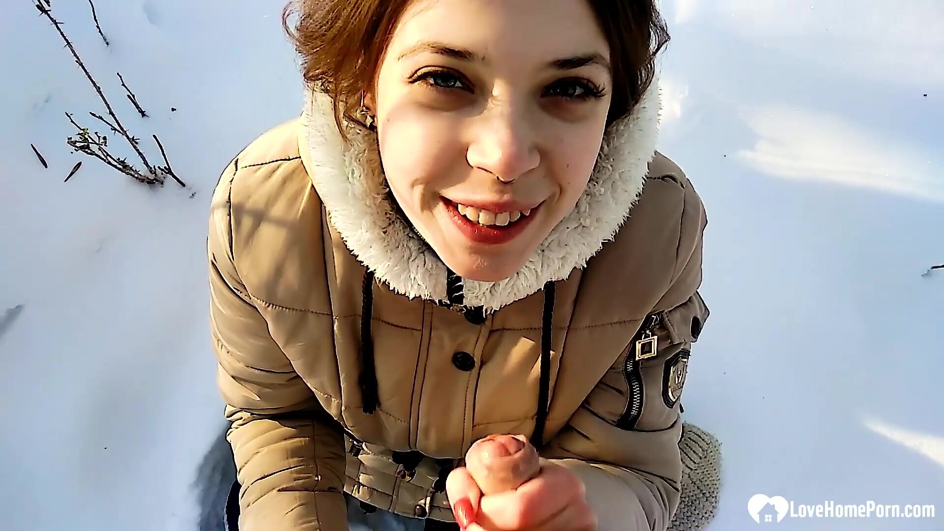 Stepsister gives a fantastic blowjob while outdoors