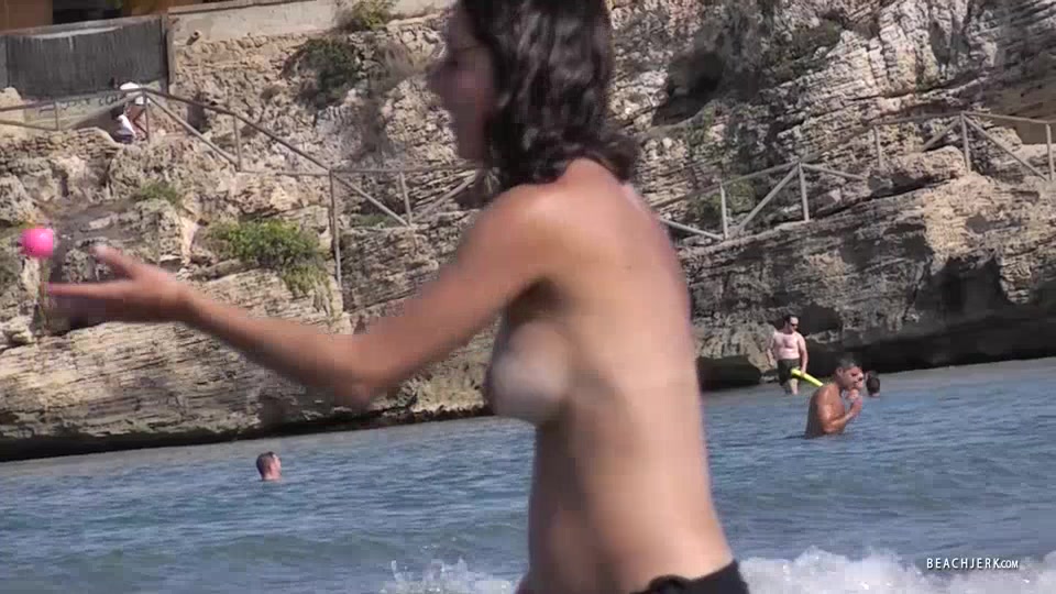 MILF tennis - BeachJerk