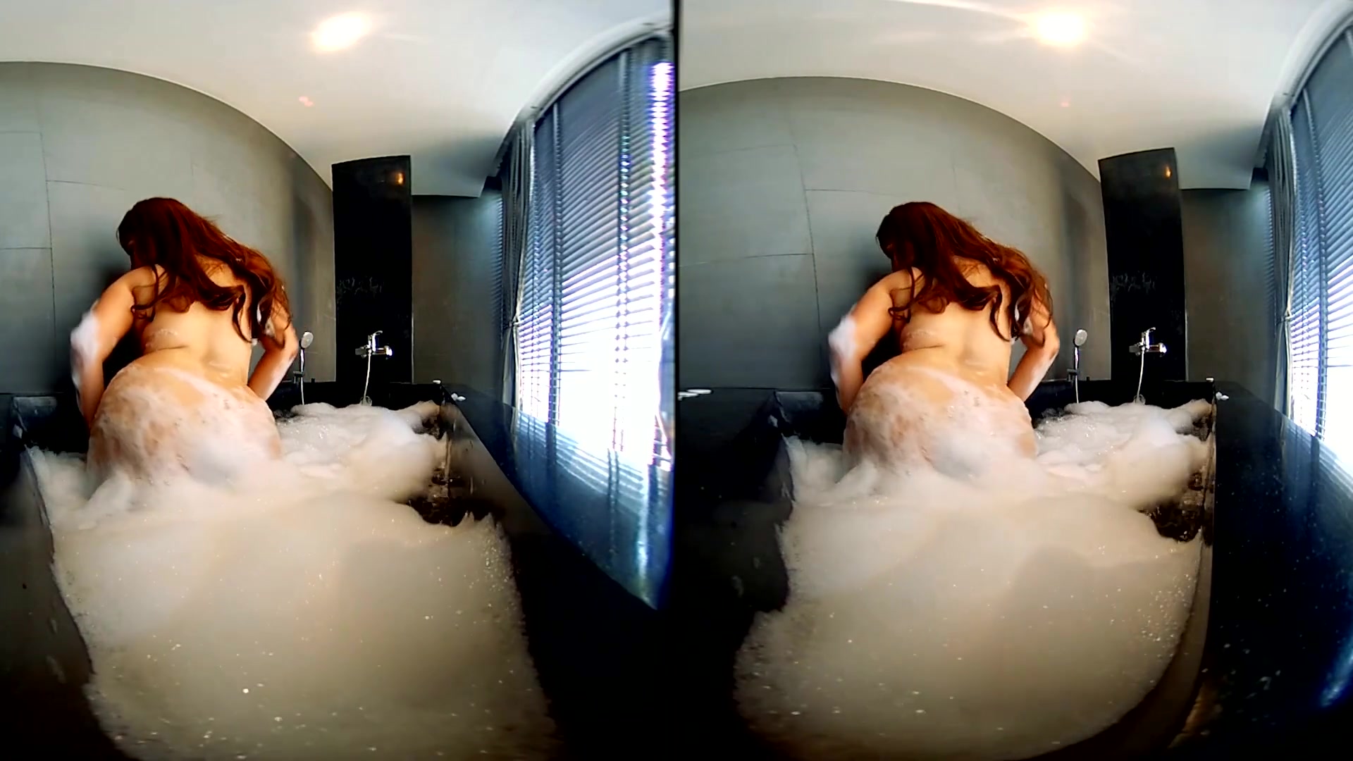 Fat Girl With Huge Natural Tits In The Jacuzzi - VRpussyVision