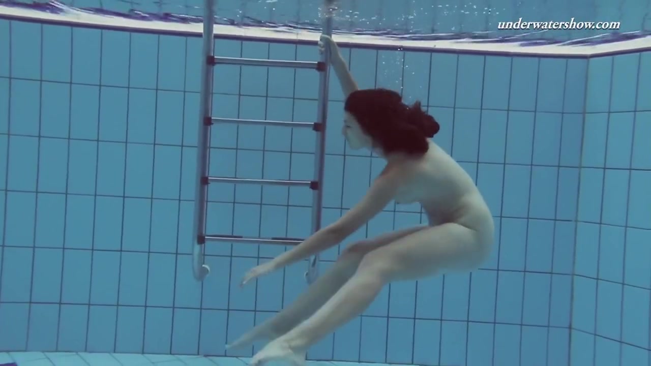 Czech teen 18+ Sima In The Public Swimming Pool Nude