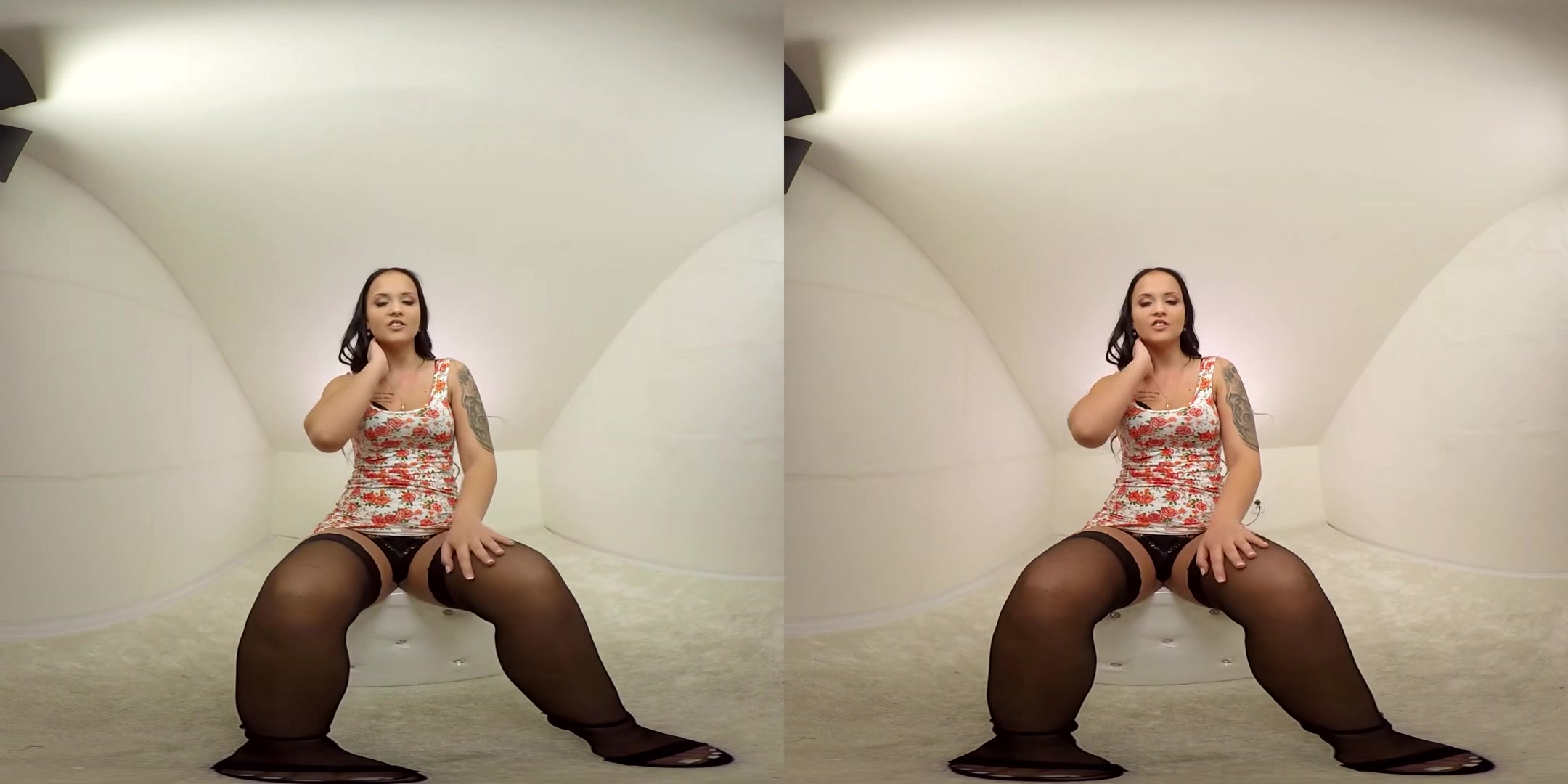 Hot Jennifer Mendez Cumming Nylons - Shaved Latina Toying