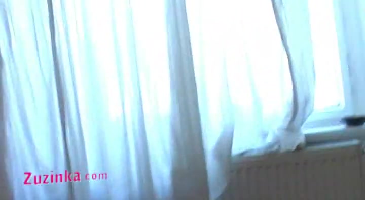 Amateur Zuzinka fucks in threesome
