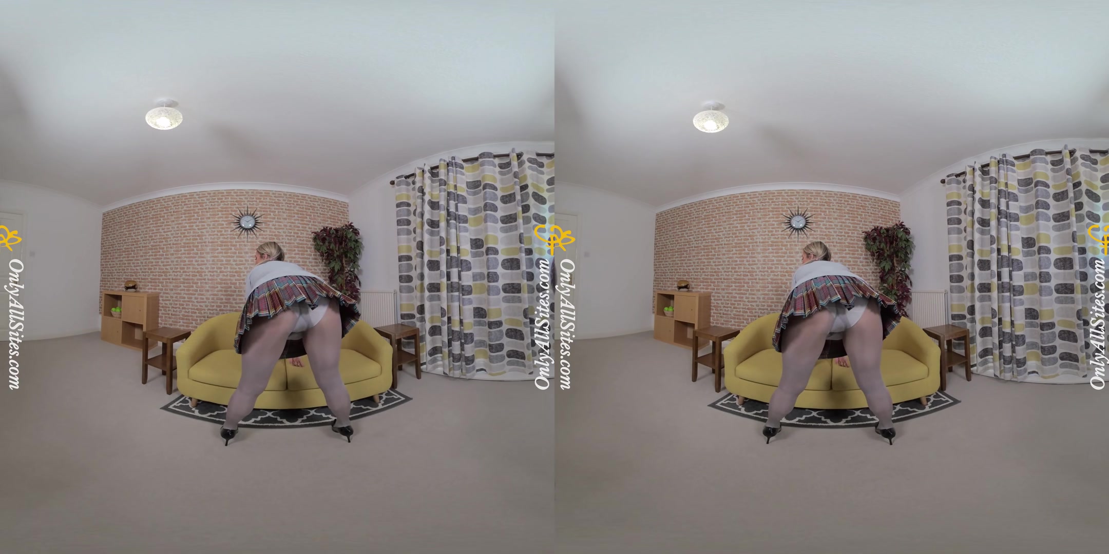 Samantha - Hollywood Smile - OnlyTease