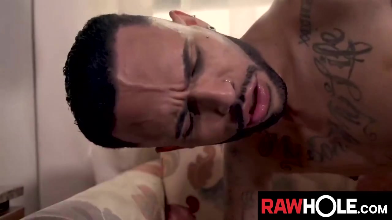 Licks Ass Before Fuck - Gustavo Ryder And Lucca Santanna