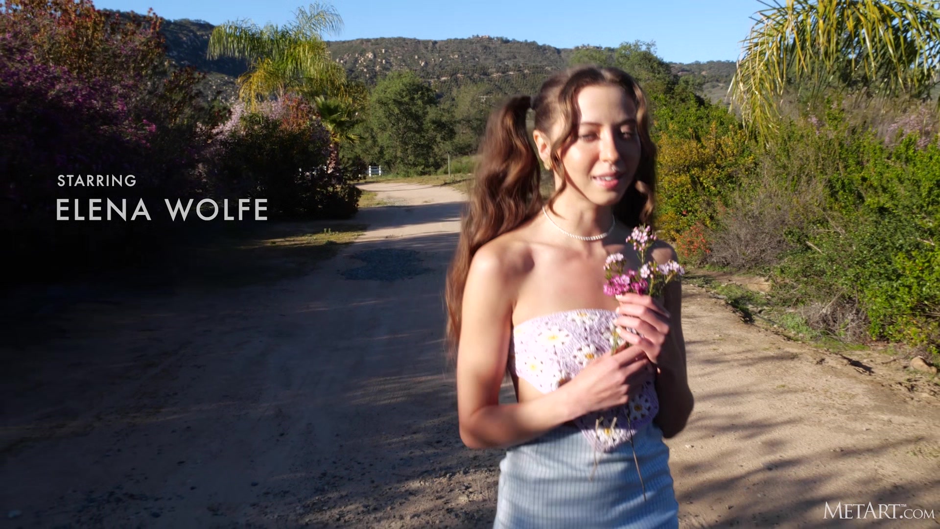 Love Me, Love Me Not - Elena Wolfe