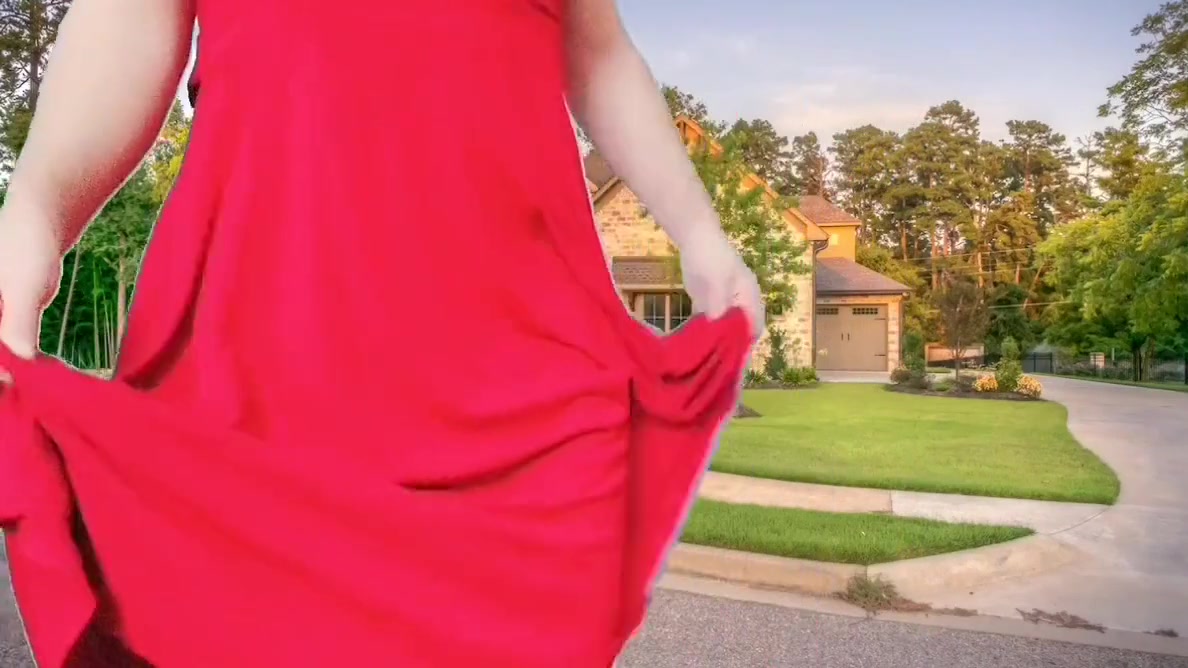 Public Nudity. Hot Ladyboy Shemale In Front Of The Neighbors With Sexy Dancing