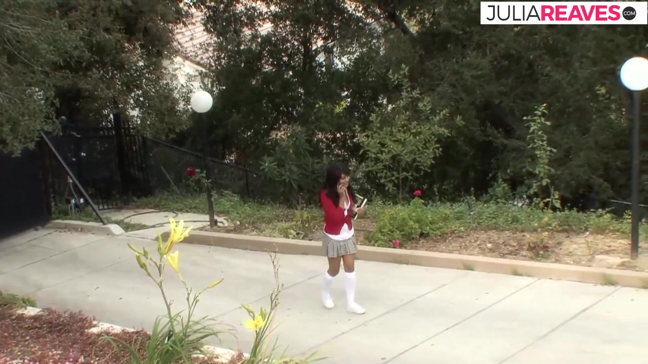 She Is Curious And Runs Into The Expensive Villa