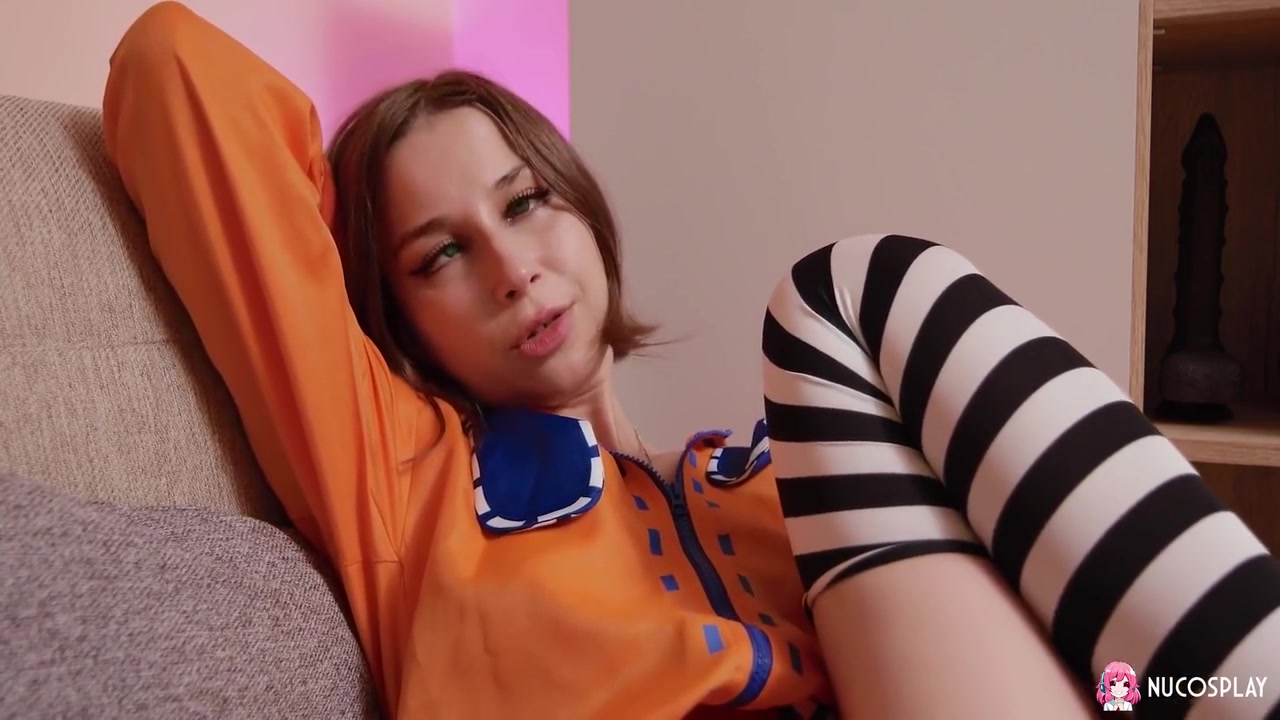 Schwi Dola Masturbating With Big Black Didlo
