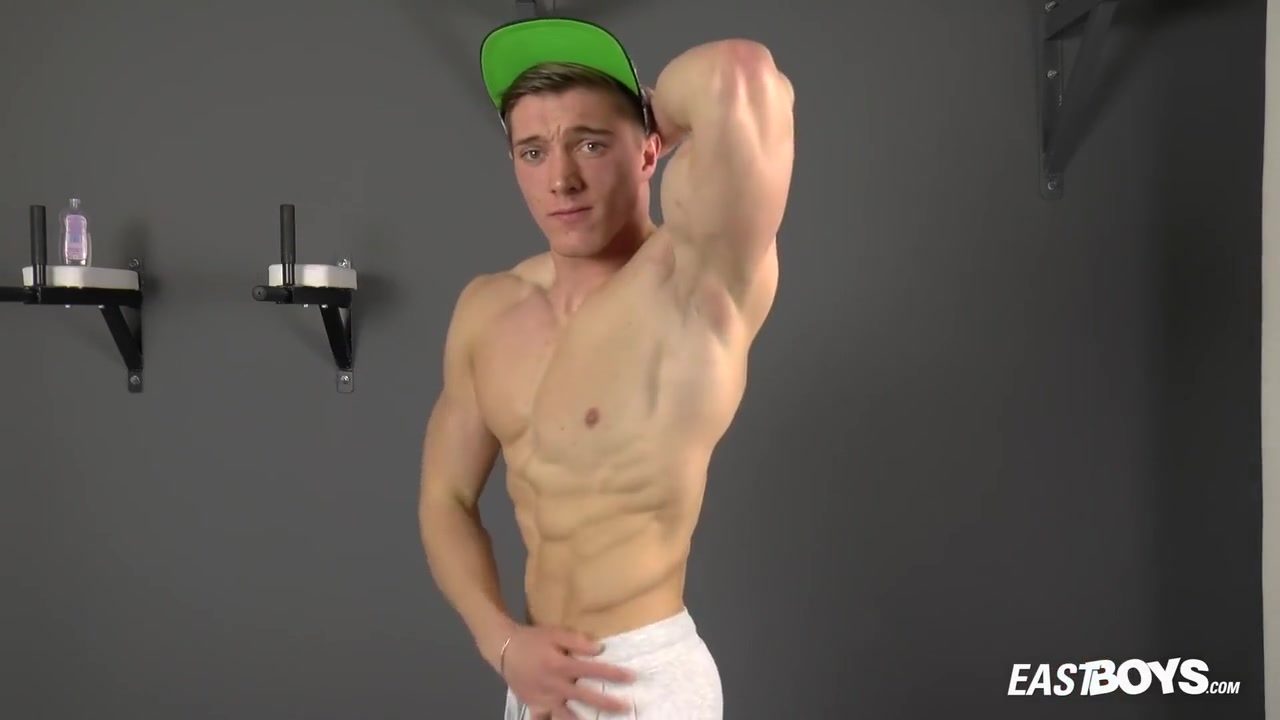 Larry Mccormick - Handsome Muscle Boy Flexing And Wanking