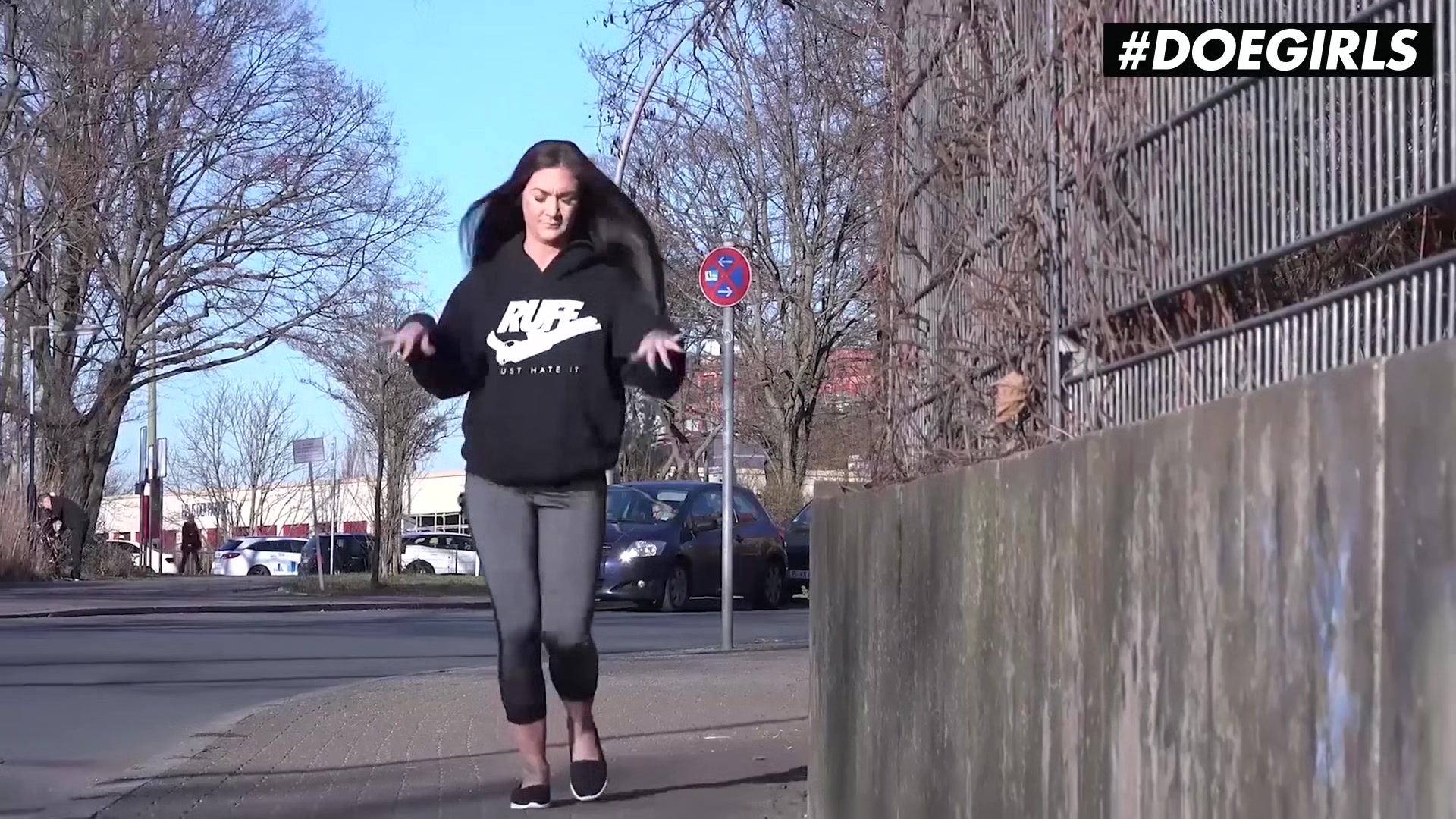 DOEGIRLS - Lullu Gun - Horny Brunette Gets Boned Outdoor While Jogging