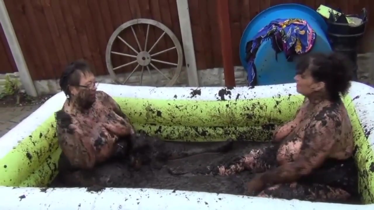 Kim & Honey Mud Wrestling Pt2 - TacAmateurs