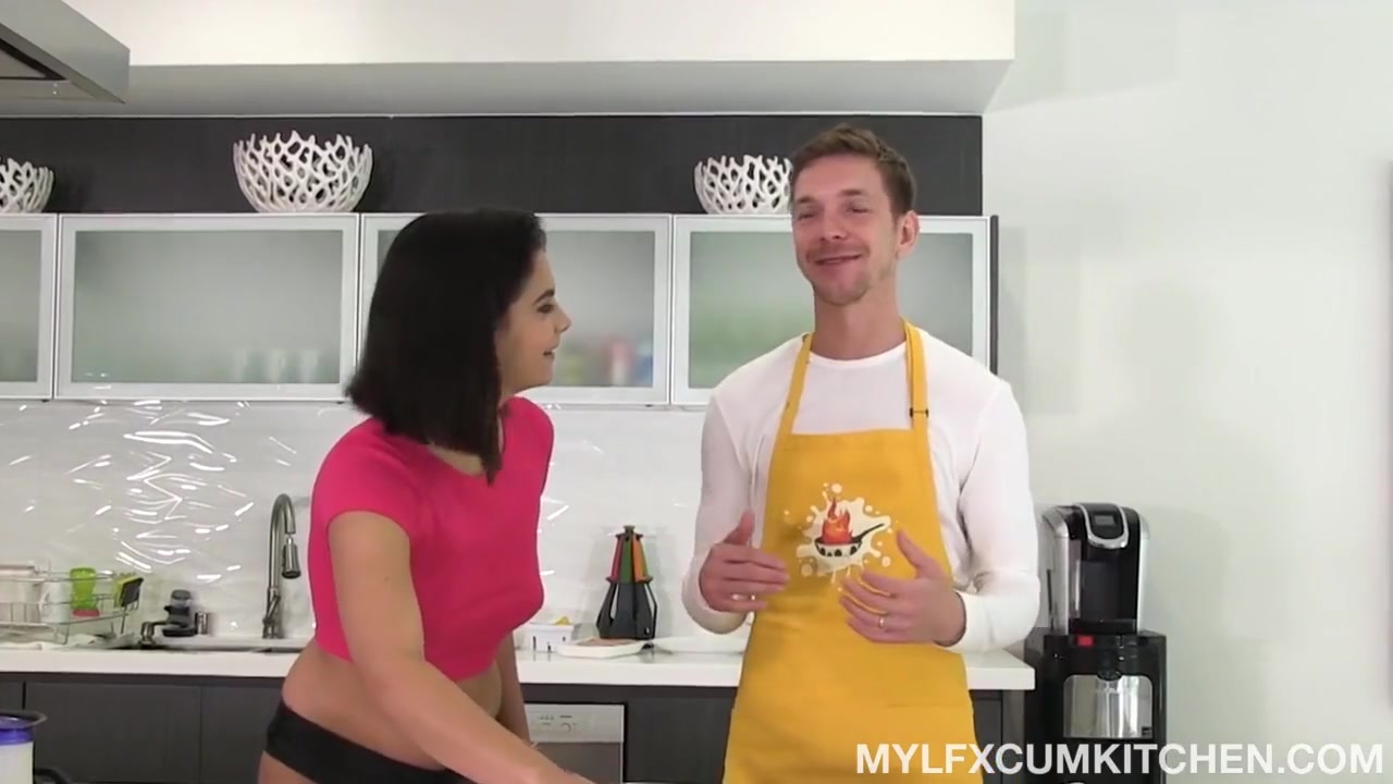 Its Hot In The Kitchen - Violet Starr