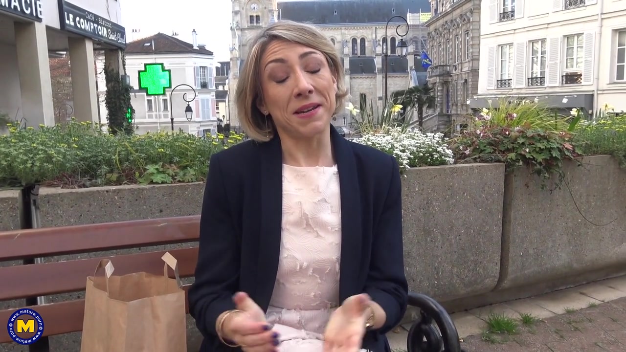 This Wild French Mom Is Begging For A Big Hard Cock Rammed Up Her Ass - MatureNl