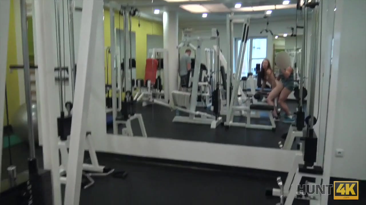 HUNT4K. Babe forgets about workout because of can get cash and dick