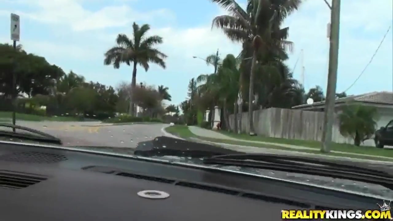 Man seduces milf to screw right in his car