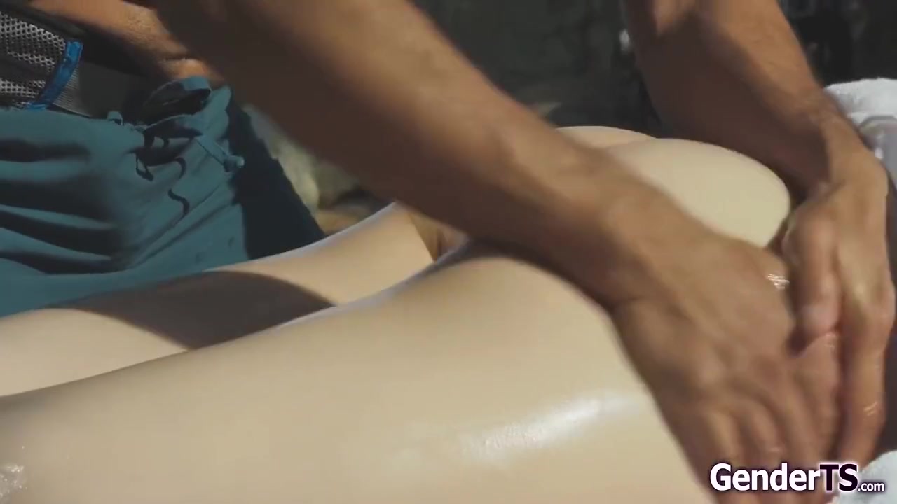 Gabriel D'alessandro And Casey Kisses - That Outdoor Massage Got My Ts Dick Hard