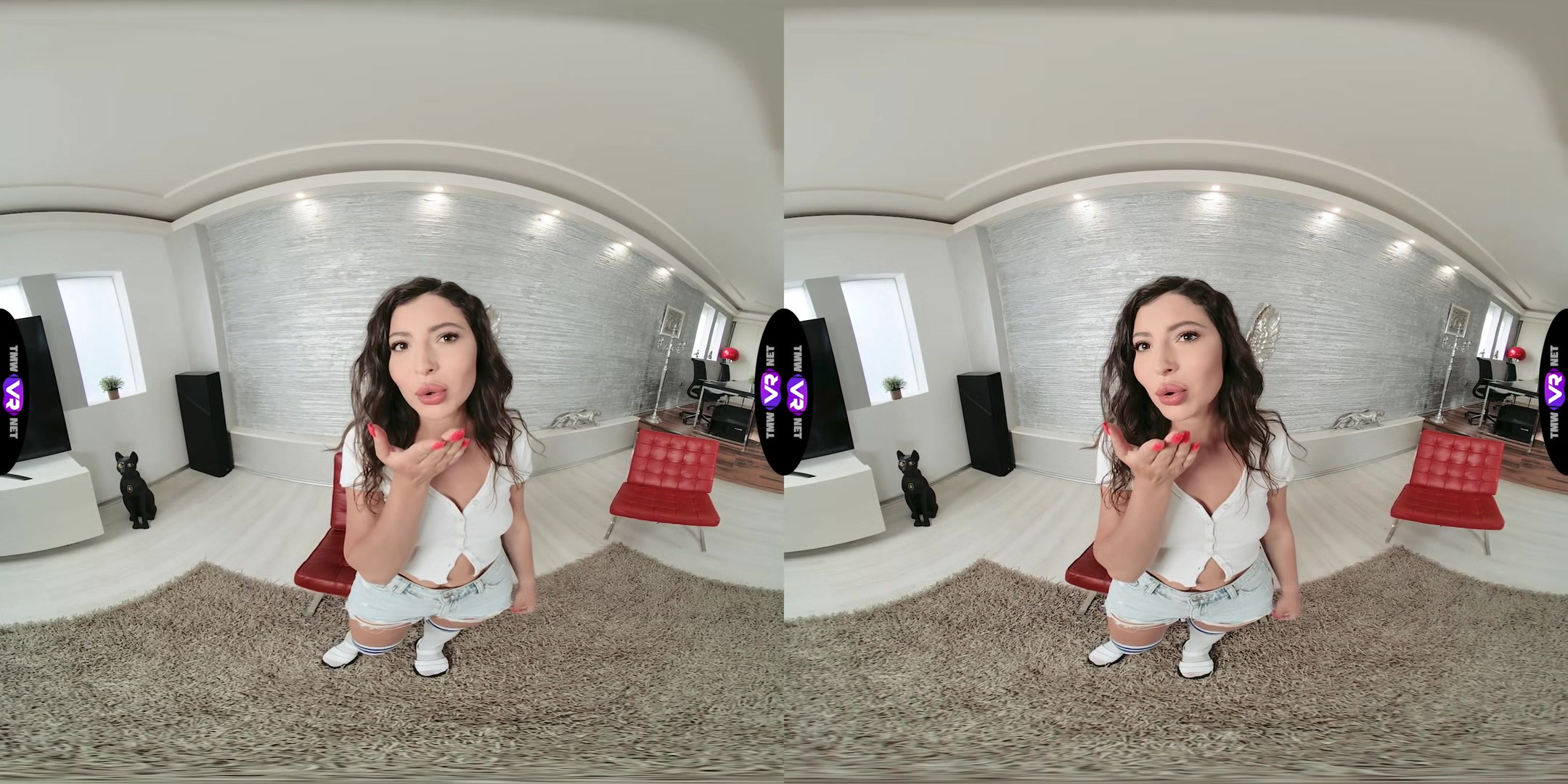 Brunette rubs pussy to cool down
