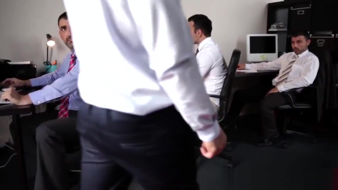 Muscled officehunks oral fun outdoors