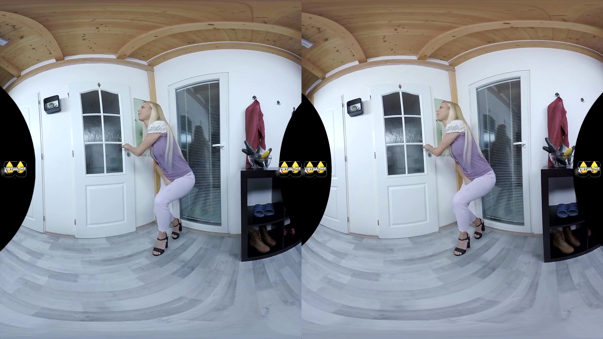 Lynna Nilsson in Wetting Herself - VirtualPee