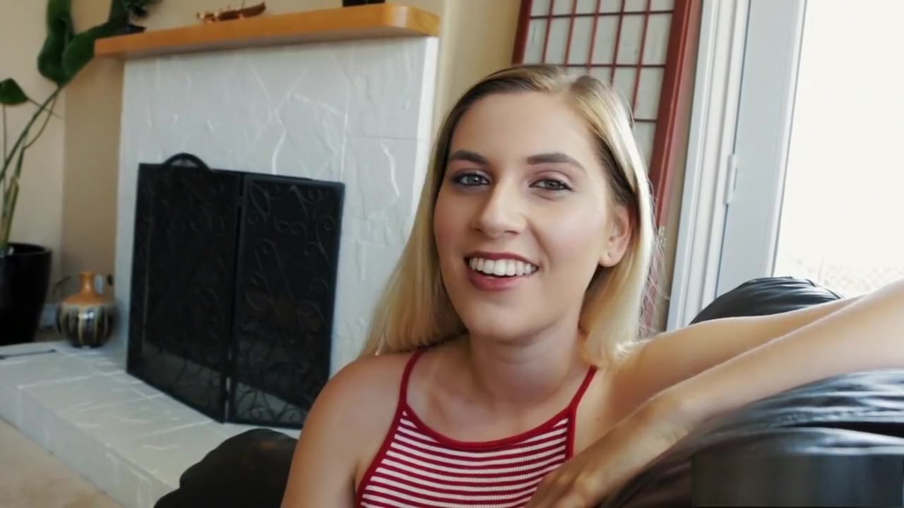Provoking blonde stepsister with glasses is in need of a deep banging