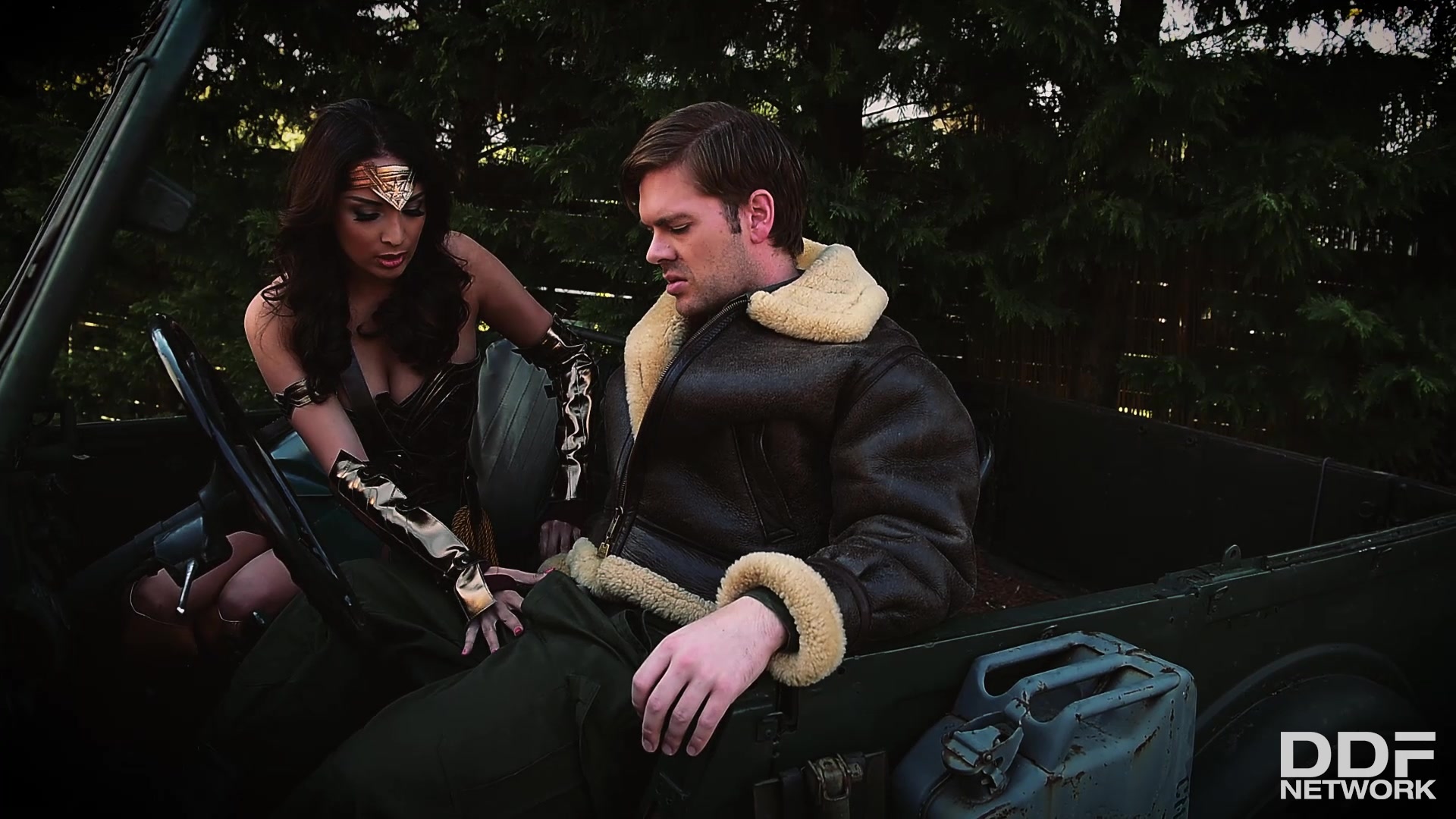 Wonder Woman XXX Parody: Anal Encounter - PornWorld