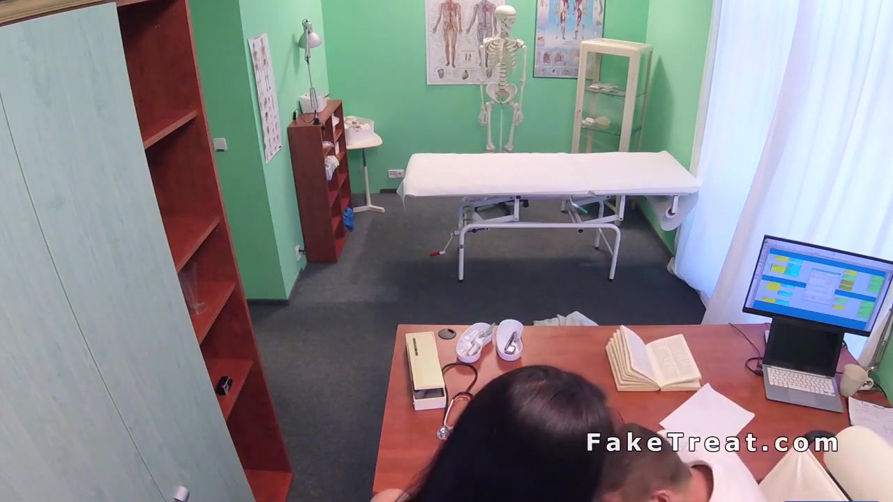 Slim Patient Doing Doctors Dick In Office