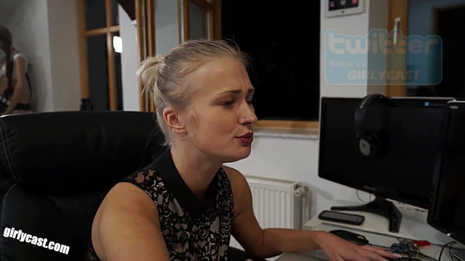 Lia & Kathi - The Fucking Job Interview!
