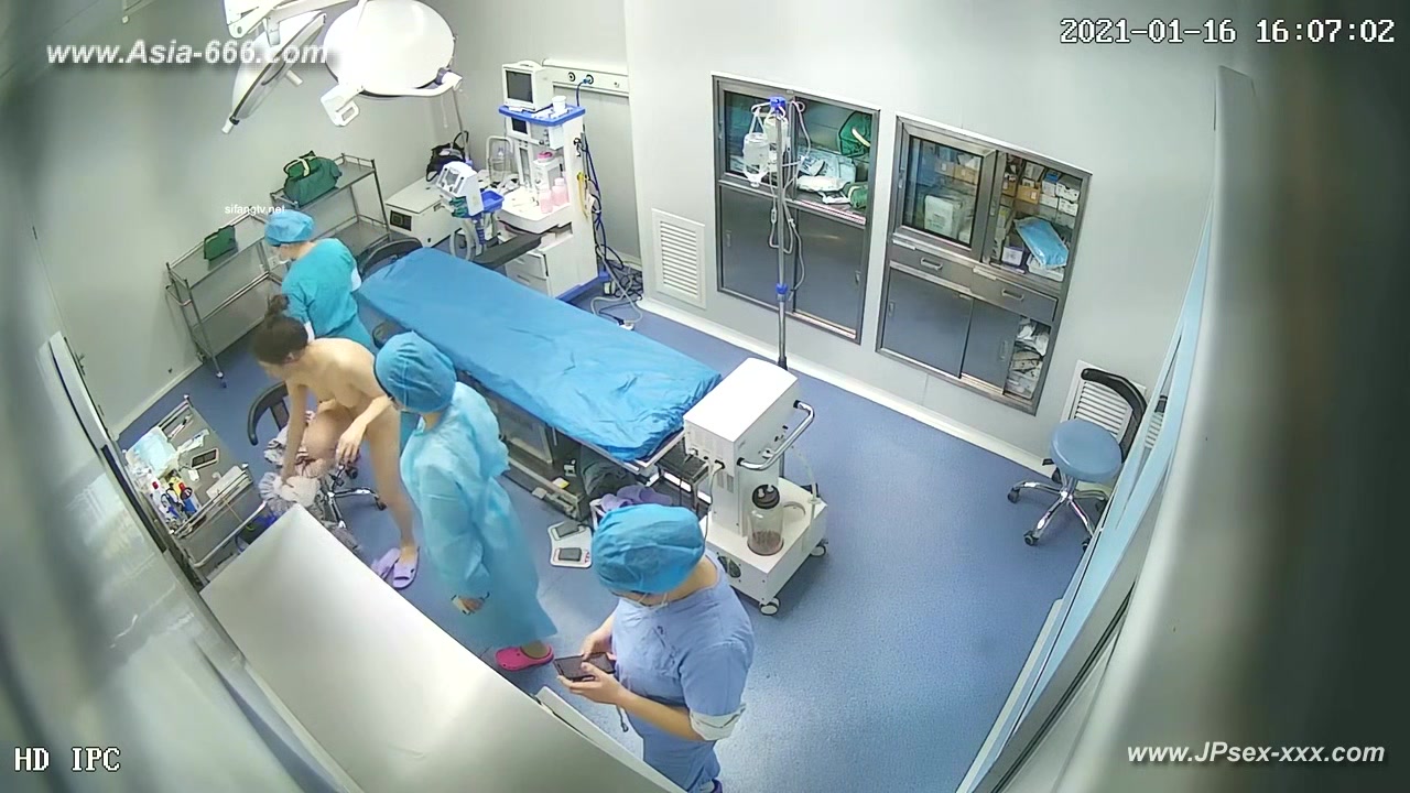 Peeping Hospital patient .***