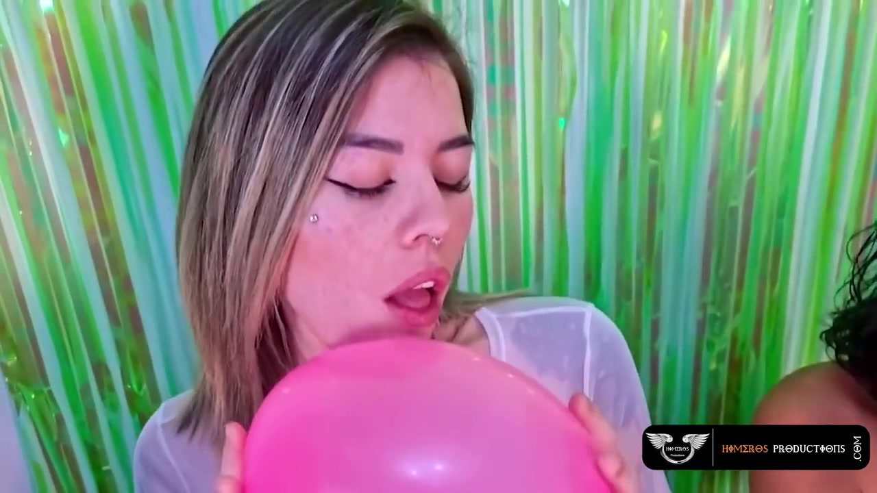 Fetiche Por Balao, Garotas Gostosas Ficaram Intimas De Baloes Enormes Juntas