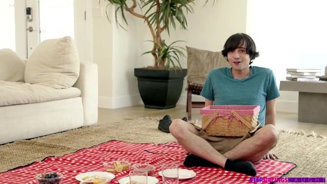 I Took My Stepsister On A Picnic - S18:E3 - Stepsiblingscaught