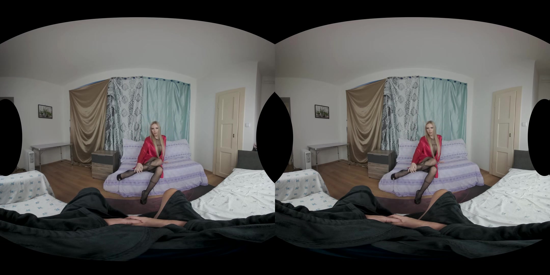 Florane Russell: Bodystocking - Povcentralvr