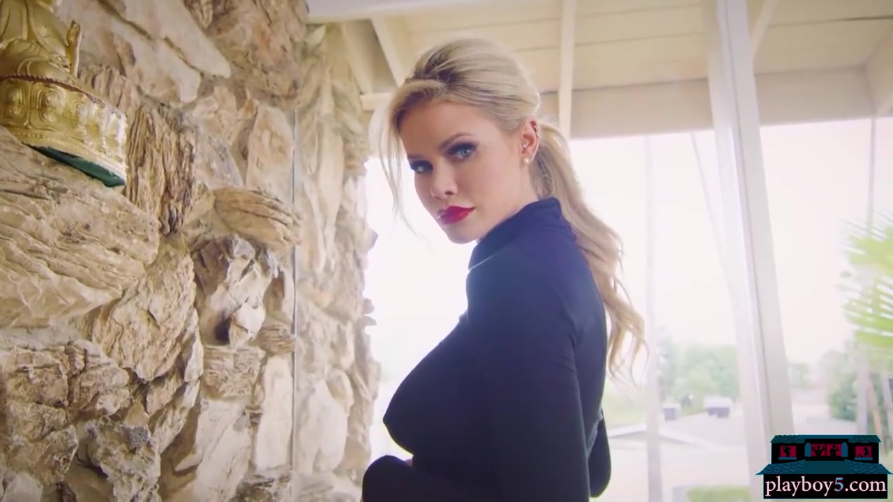 Jessa Rhodes - Sexy Blonde Milf Striptease