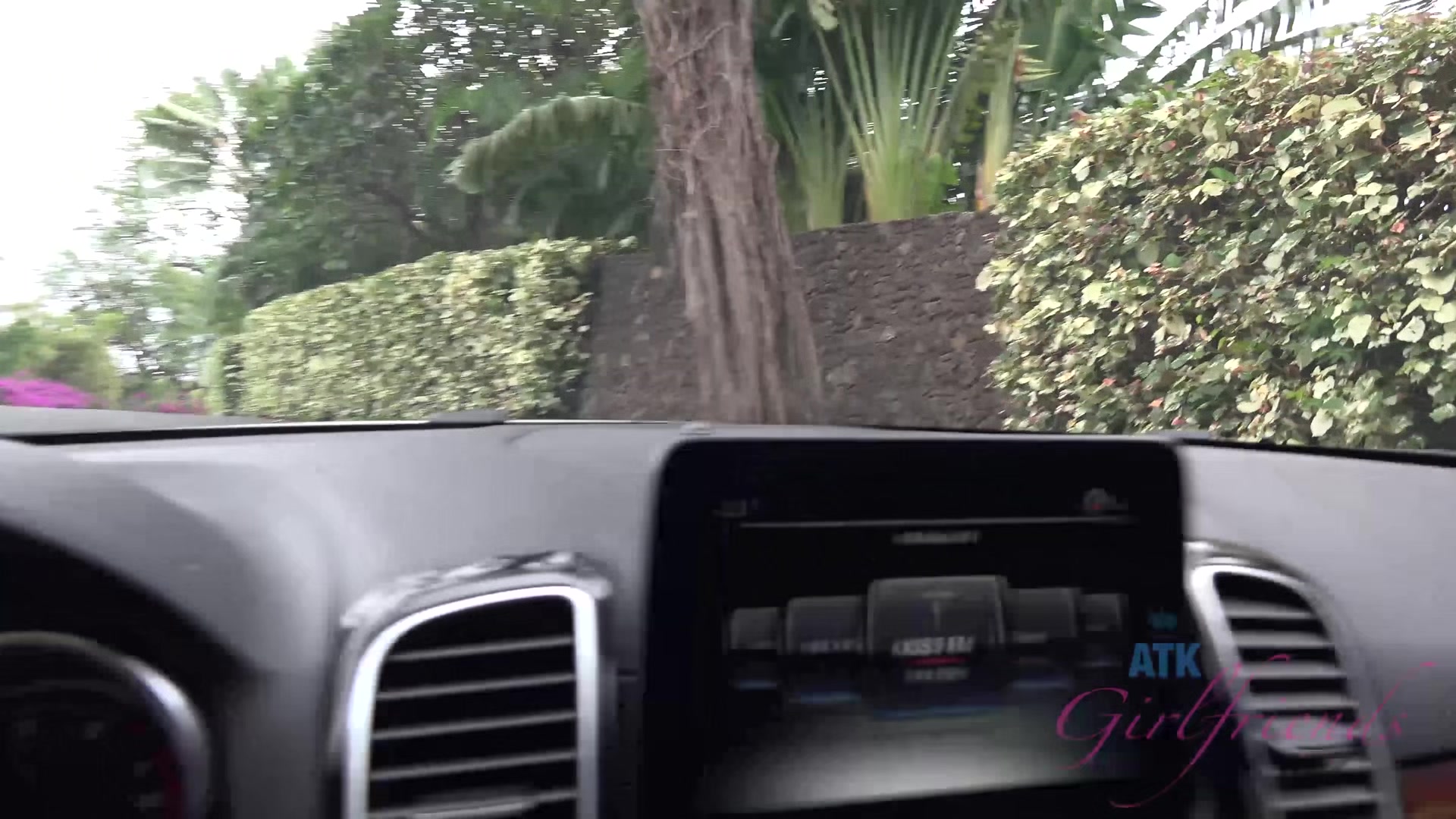 Virtual Vacation On Hawaii With Emma Hix 1/16