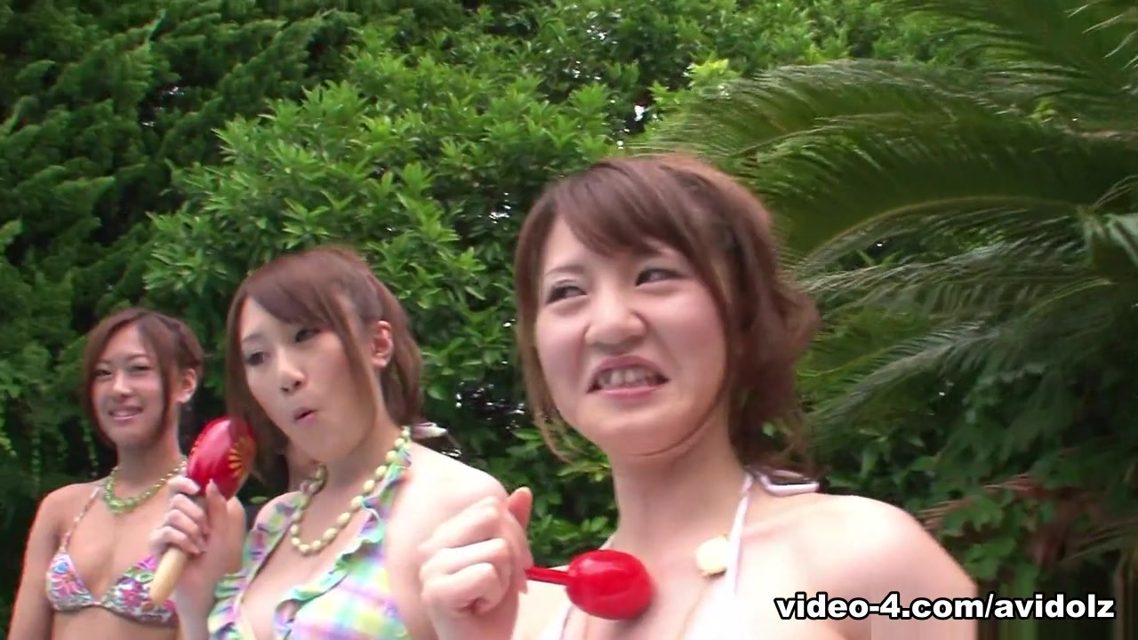 Cute porn stars getting wet during a summer project - AviDolz