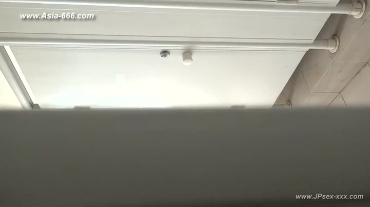 chinese girls go to toilet.47