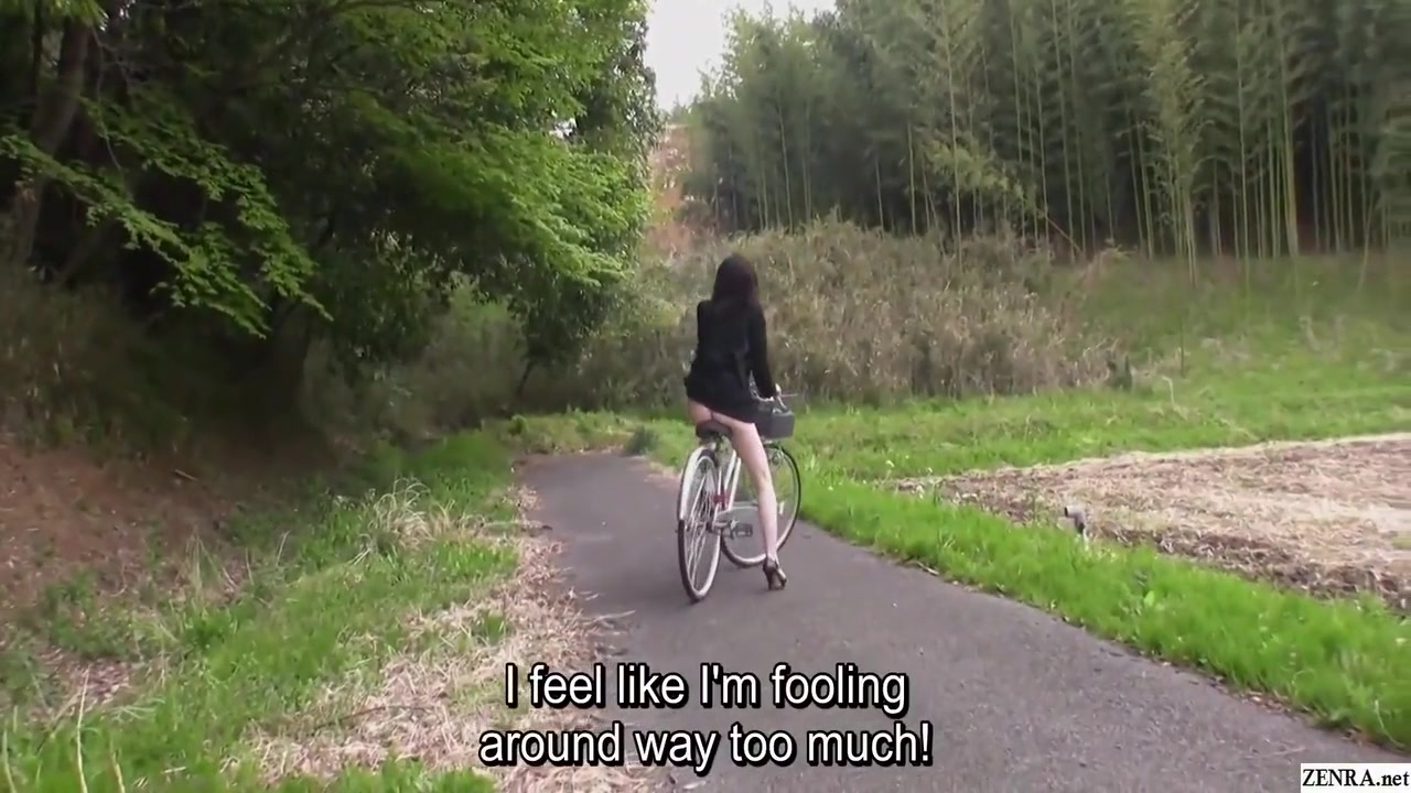 Mature Japanese Outdoor Bottomless Bicycle Riding And Sex 5 Min With Asian Milf And Blue Sky
