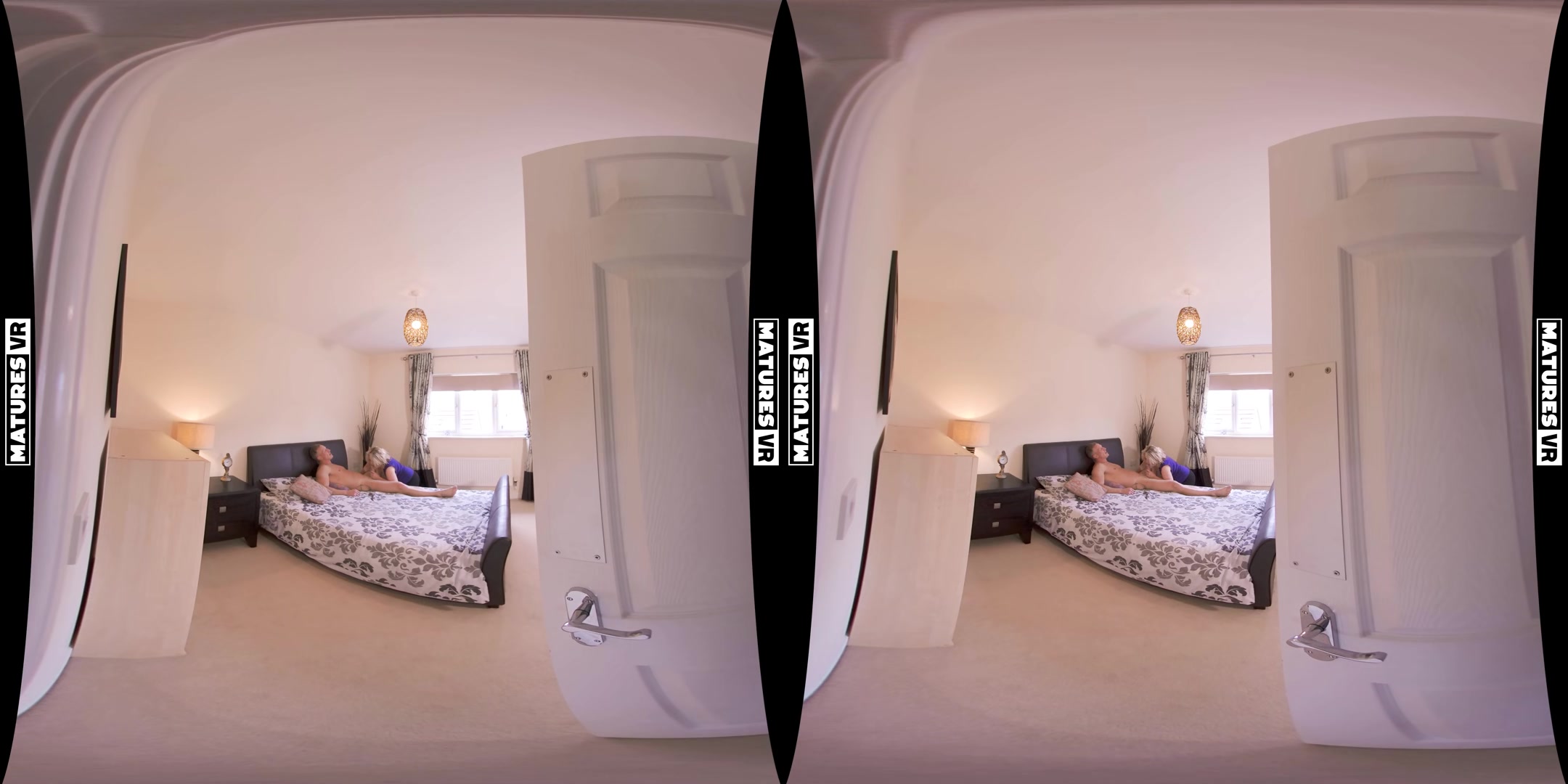 Stepmoms Stud - MaturesVR
