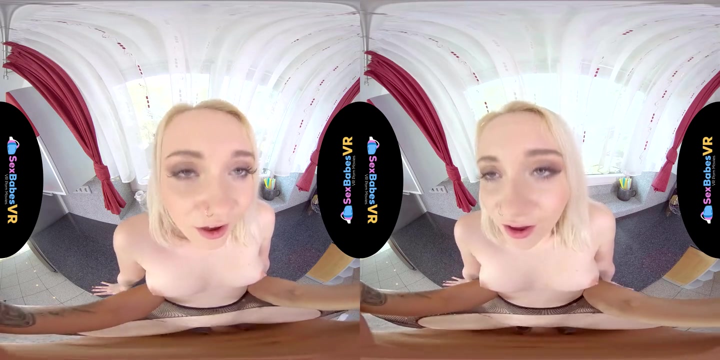 VR porn - Little Wet Blonde - SexBabesVR