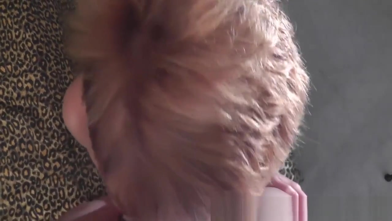 Ginger hottie sucks him good and is left messy